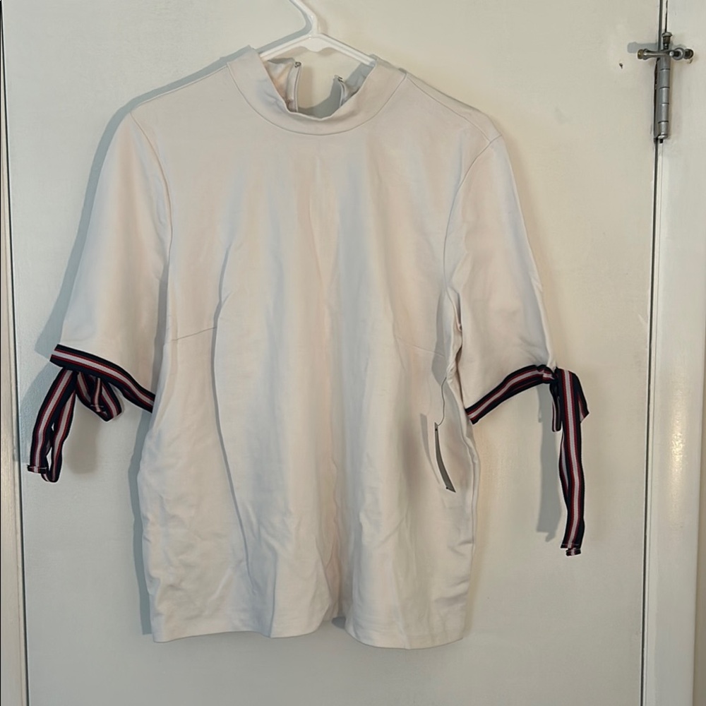 🇺🇸 NEW Eloquii White Top with Red and NAVY 🇺🇸 Striped Sleeves ⭐️